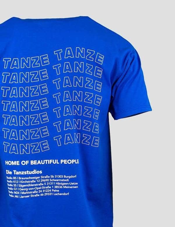 Blaues T-Shirt mit Slogans über die gesamte Rückseite